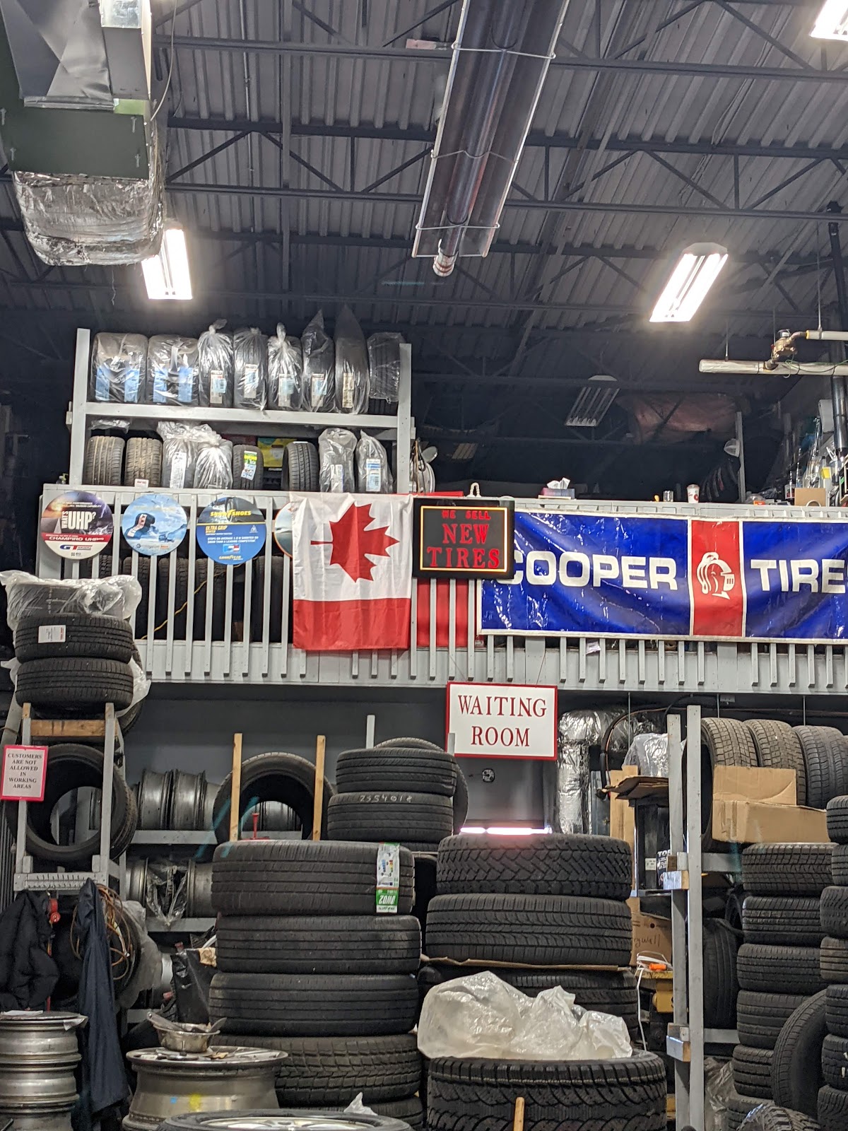 Arnold's Tire photo