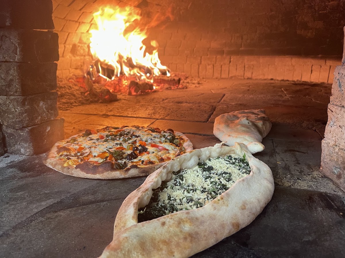 Romeo & Juliet Wood Fire Pizza photo